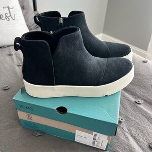 TOMS Verona Black Ankle Boots NEW